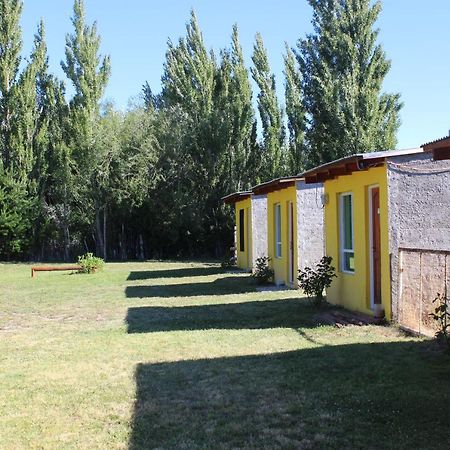 Отель Los Amigos Лос-Антигуос Экстерьер фото
